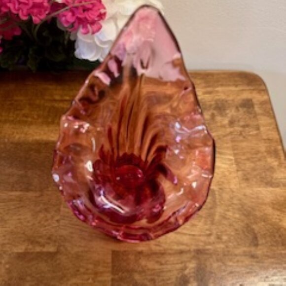 Cranberry Glass Jack In The Pulpit Vase Vintage Swirled Art Glass Pink Red Ruffl - Picture 4 of 5